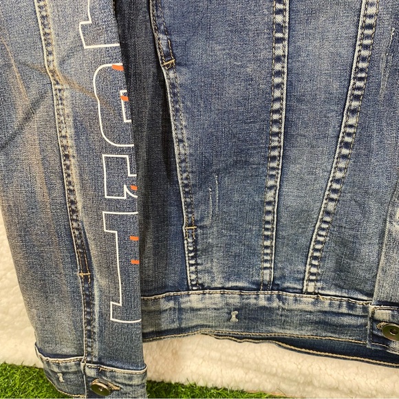 SpongeBob Denim Jean Jacket Off To The Races Women Size Medium Rare - Picture 10 of 16